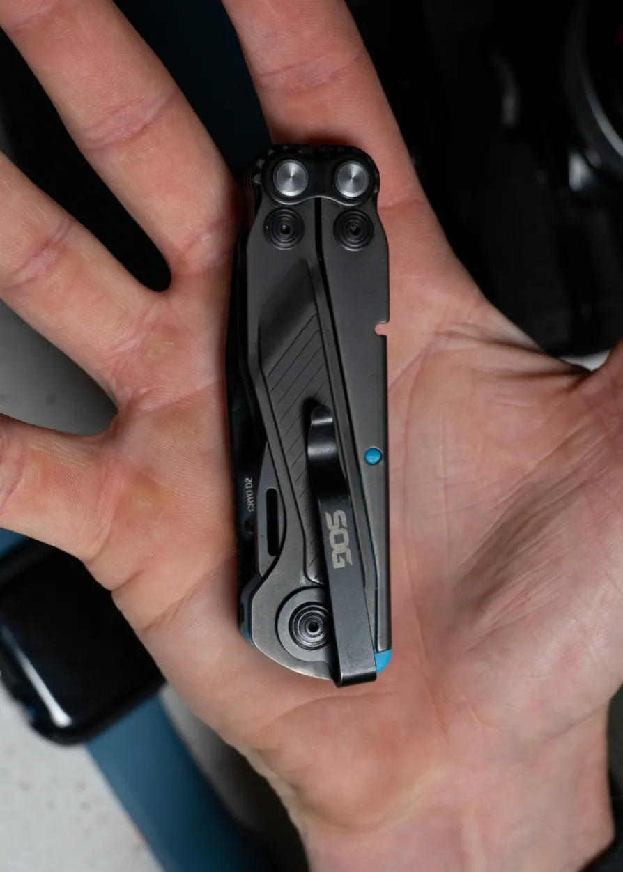Multitool Flash MT - Urban Gray & Cyan, SOG