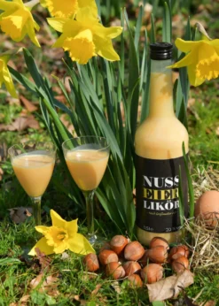 Nuss-Eierlikör, 20% vol. Alk., 0,5l Flasche - Holsteiner Geister