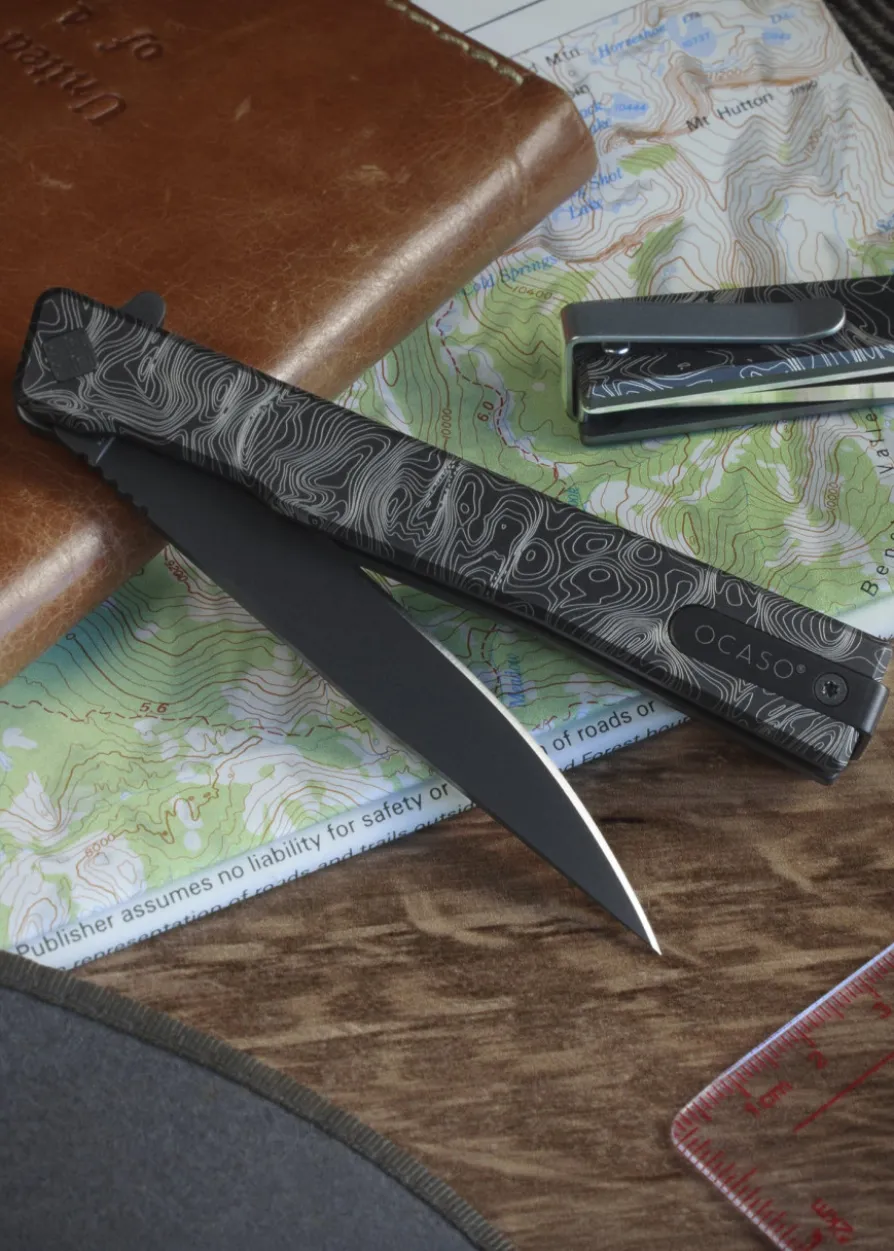 Ocaso Knives SOLSTICE ENGRAVED TITANIUM, BLACK, TOPO PATTERN, Taschenmesser