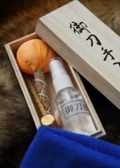 Pflegeset für japanische Klingen in Holzkiste