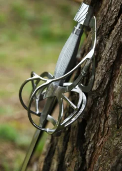 Renaissance Rapier mit geschwungenem Parier mit Lederscheide
