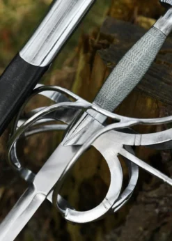 Renaissance Rapier mit geschwungenem Parier mit Lederscheide