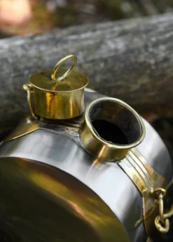 Römische Feldflasche (Laguncula), Stahl und Messing