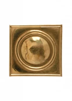 Römischer Gürtelbeschlag aus Messing, 3 x 3 cm