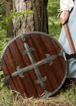 Rundschild aus Holz mit Stahlbeschlägen