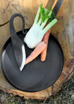 Rustikale Bratpfanne mit langem Griff