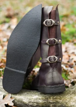 Schnabelstiefel mit drei Schnallen, dunkelbraun