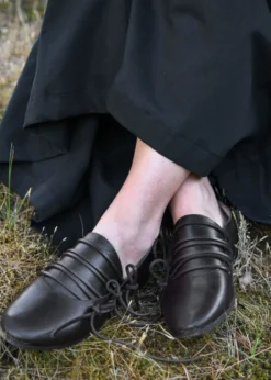 Schnürschuh, Spätmittelalter
