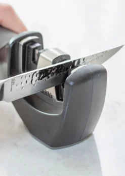 Smith's KitchenIQ Carbid-Ceramic Pull-Thru Messerschärfer