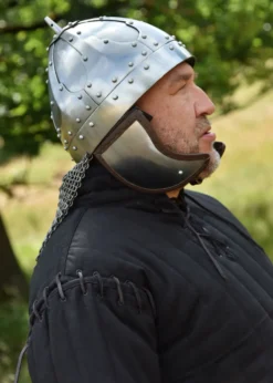 Spangenhelm mit Wangenklappen und Brünne, 2 mm Stahl