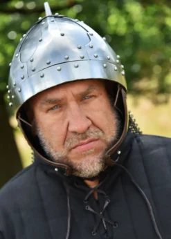 Spangenhelm mit Wangenklappen und Brünne, 2 mm Stahl