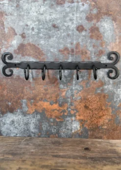 Stange zur Wandbefestigung mit 5 Haken