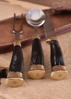 3-teiliges Mittelalterbesteck mit Lederetui, Horngriff