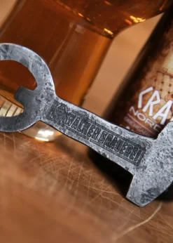 Thorshammer-Flaschenöffner mit Logo - Wacken Brauerei