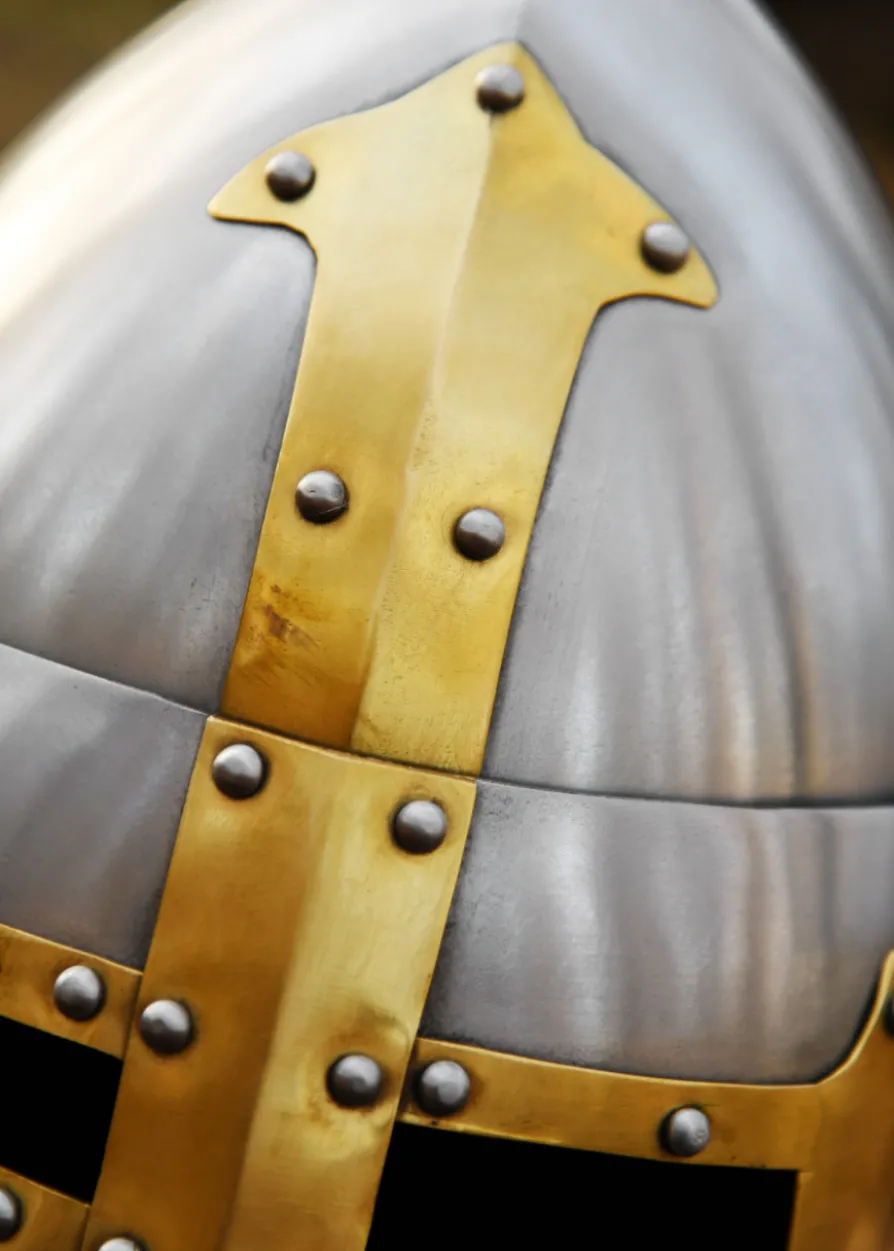 Topfhelm mit klappbarem Visier, 1,6 mm Stahl, poliert