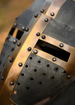 Topfhelm mit klappbarem Visier, 1,6 mm Stahl, Antikfinish