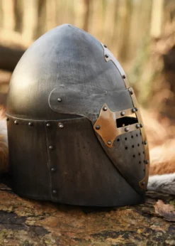 Topfhelm mit klappbarem Visier, 1,6 mm Stahl, Antikfinish