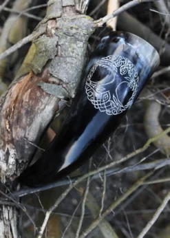 Trinkhorn mit Ständer - Yggdrasil