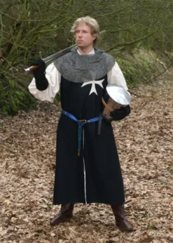 Waffenrock der Johanniter
