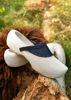 Westfälische Holzschuhe aus Pappel-Holz mit Lederkappe, paarweise gedrahtet