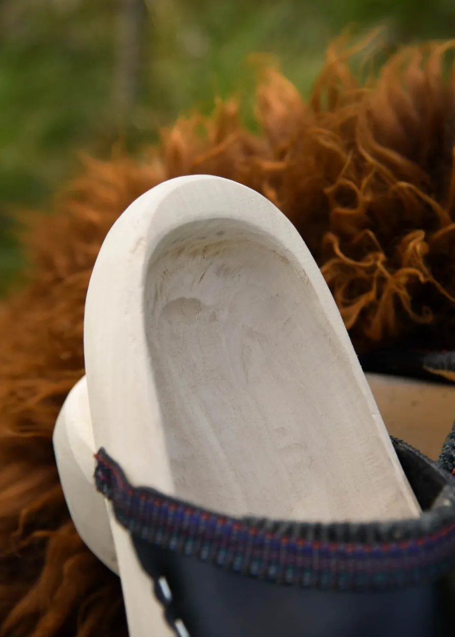 Westfälische Holzschuhe aus Pappel-Holz mit Lederkappe, paarweise gedrahtet