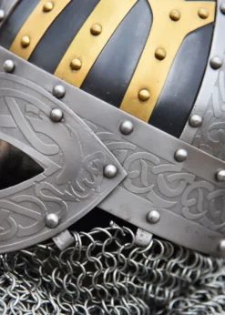 Wikinger Brillenhelm, Spangenhelm mit Brünne
