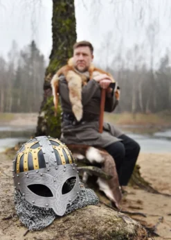Wikinger Brillenhelm, Spangenhelm mit Brünne