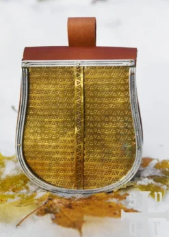 Wikinger Gürteltasche aus braunem Leder mit Frontklappe aus Messing