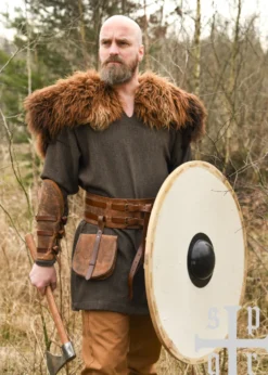 Wikinger Rundschild aus Holz und Segeltuch, mit Eisenbuckel