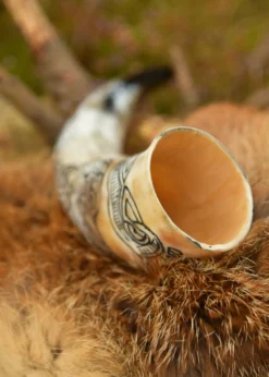 Wikinger-Trinkhorn mit Fenrir-Motiv