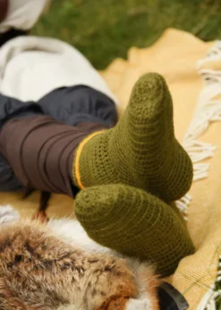 Wollsocken, gehäkelt, grün-gelb