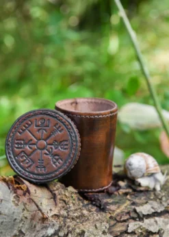 Würfelbecher aus Leder mit Deckel, Vegvisir-Prägung, braun