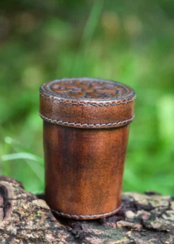 Würfelbecher aus Leder mit Deckel, Vegvisir-Prägung, braun