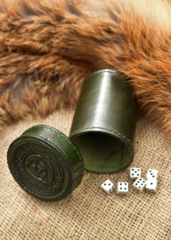 Würfelbecher aus Leder mit Deckel, Knotenmuster-Prägung, grün