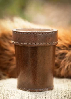 Würfelbecher aus Leder mit Deckel, braun