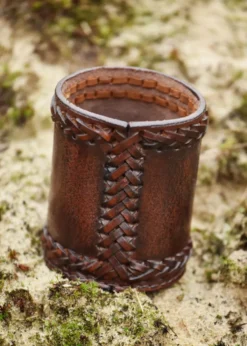 Würfelbecher aus Leder mit geprägtem Thorshammer, braun