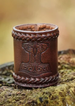 Würfelbecher aus Leder mit geprägtem Thorshammer, braun