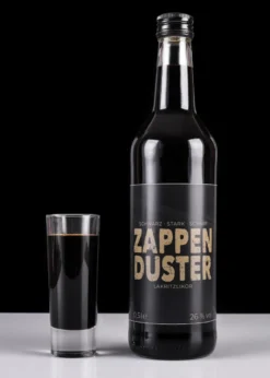 Zappenduster, Lakritzlikör, 26% vol. Alk., 0,5l Flasche - Holsteiner Geister